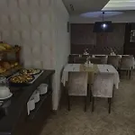 Lion فندق
