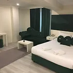 Lion 3* بورصة