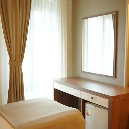 Hotel Lioncity 3*