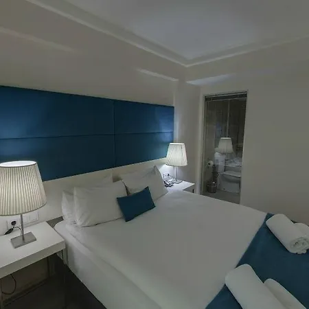 Hotel Lion 3*