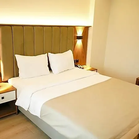 Hotel Lion 3*
