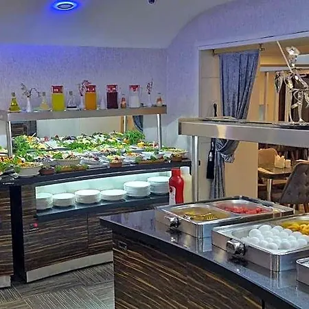 Hotel Lion 3*
