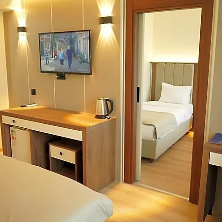 Lion Hotel 3*